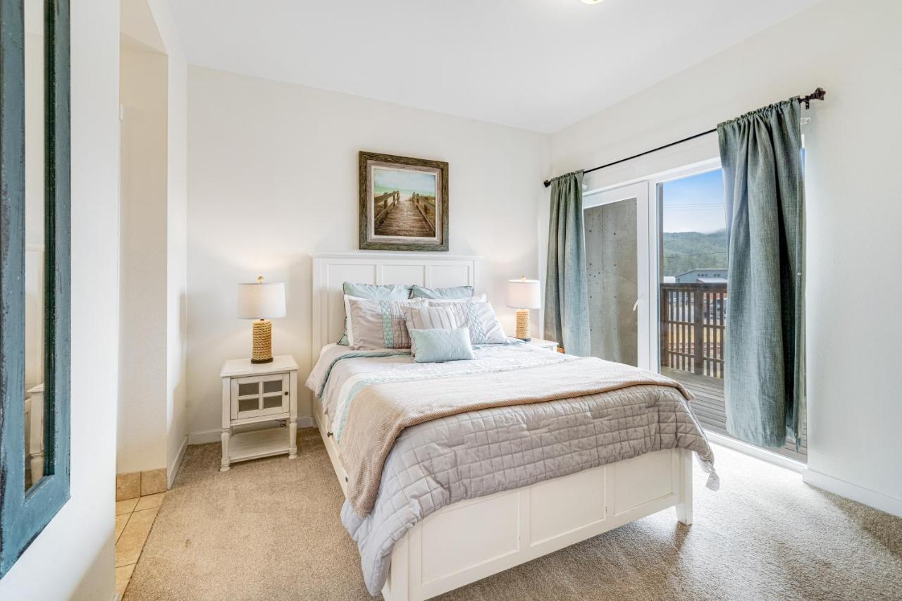 Serenity By The Sea Apartment Рокълей Бийч Екстериор снимка